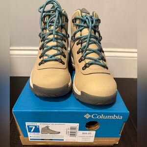 Columbia Women’s Hiking Boots New in Box!